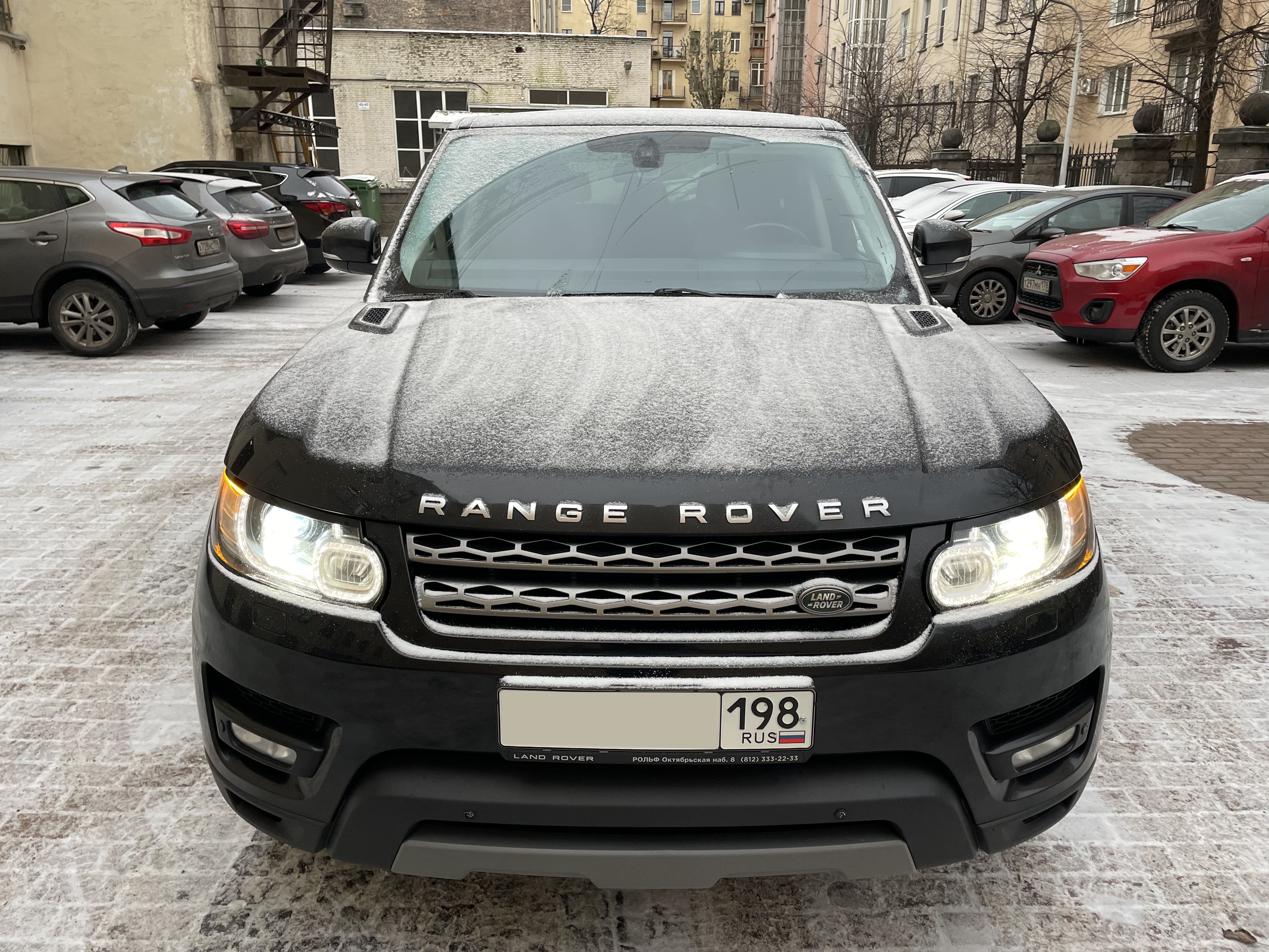 Аренда и прокат автомобиля Range Rover Sport без водителя в  Санкт-Петербурге (СПб)